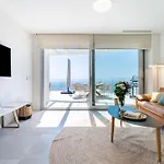 Luxury Penthouse With Rooftop *